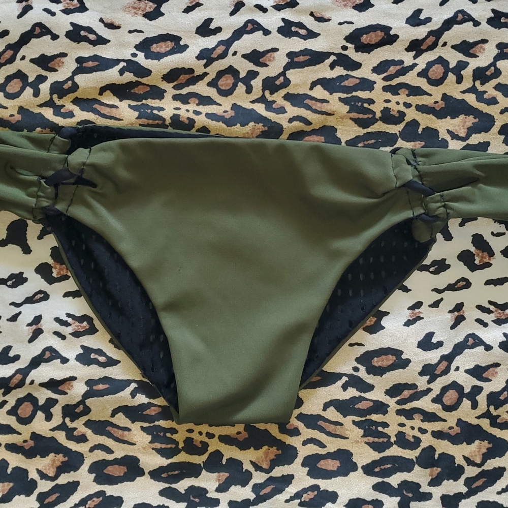 Reversible Mesh bottom - Picture 4 of 4